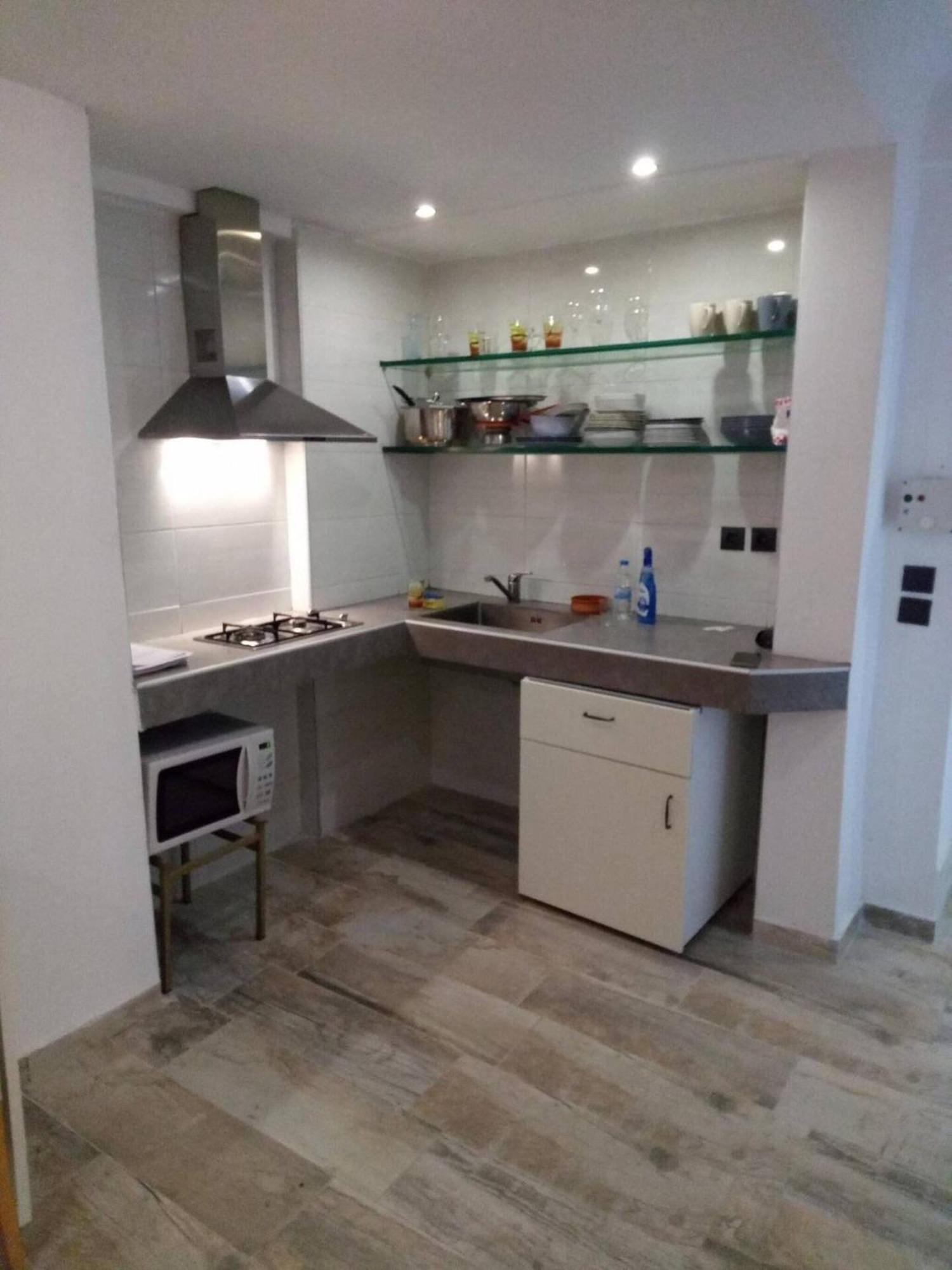 Apartment Center With Private Yard D11 *