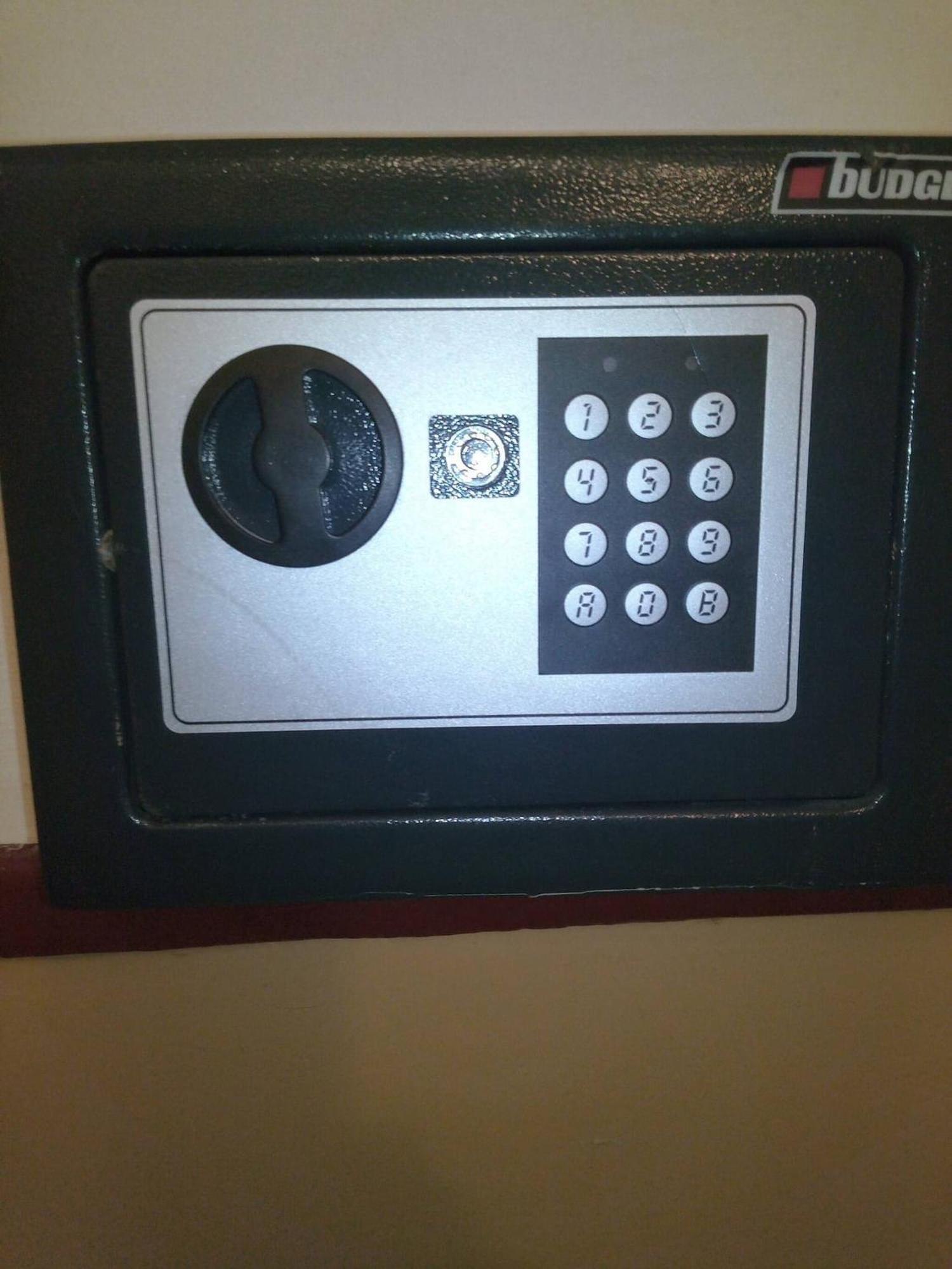 Apartment Center With Private Yard D11