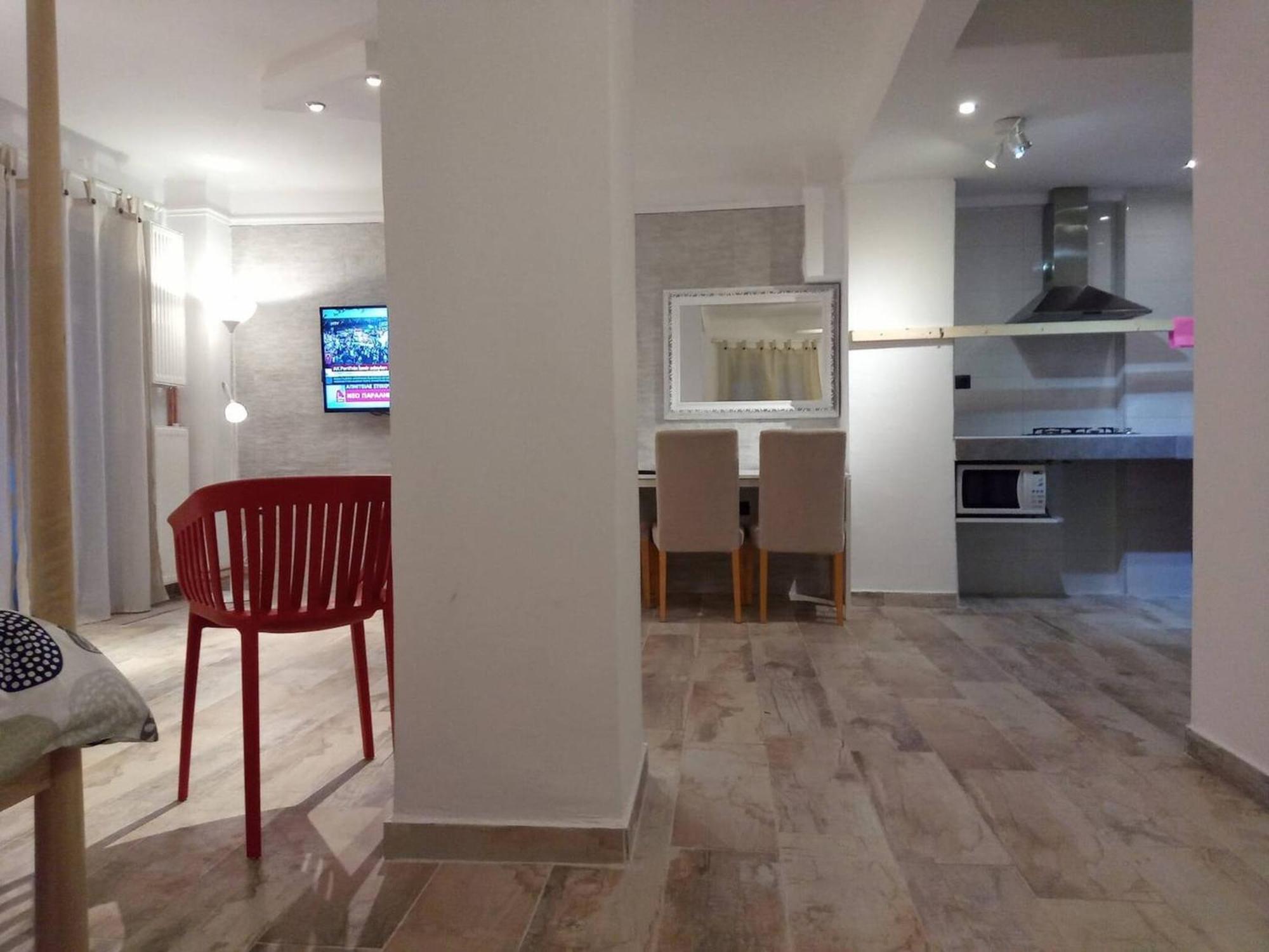 Center With Private Yard D11 Apartment
