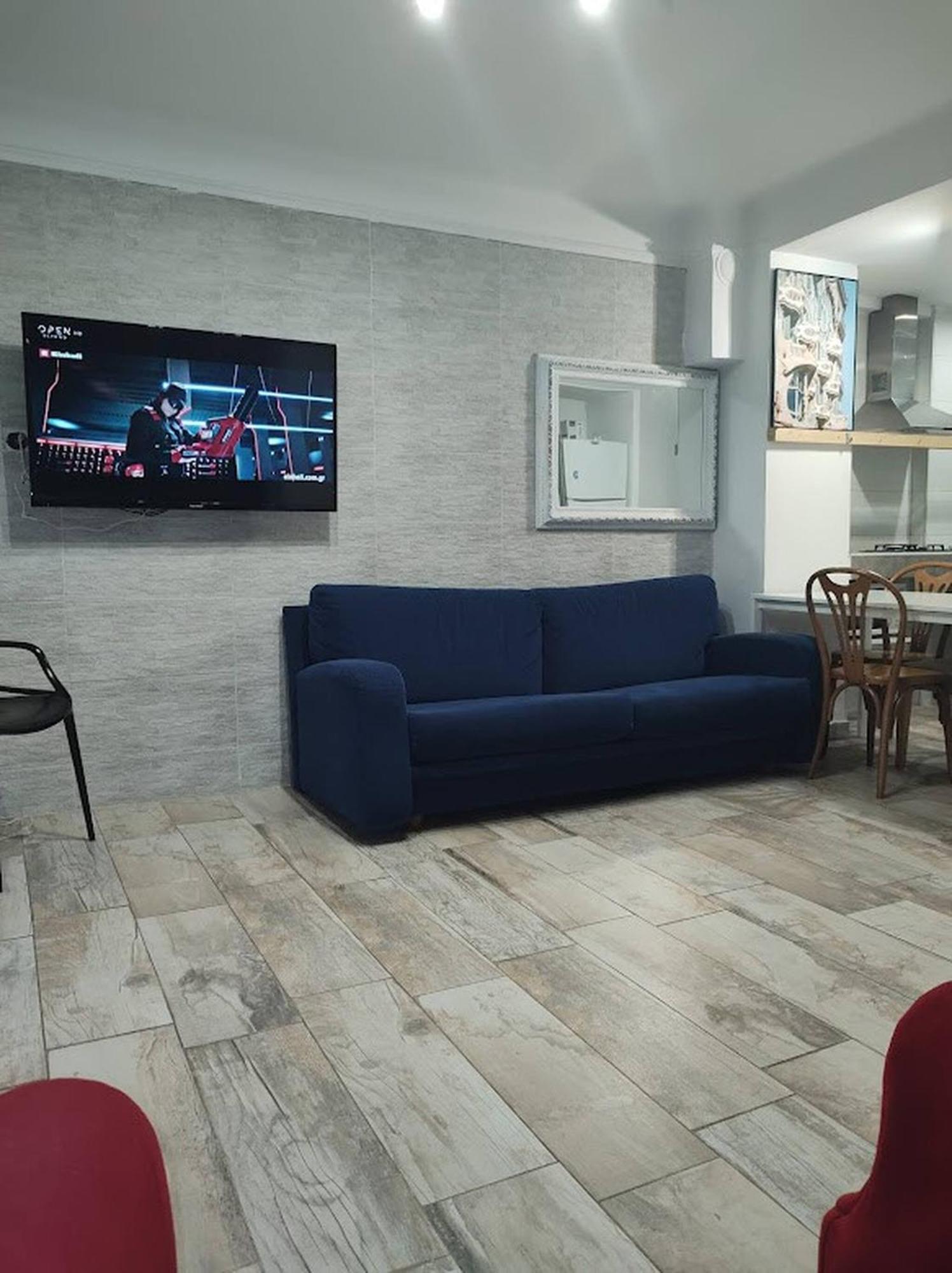 Apartment Center With Private Yard D11 *