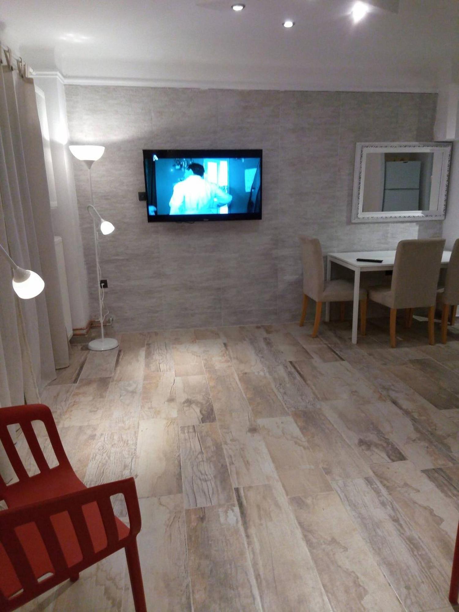 Apartment Center With Private Yard D11 Thessaloniki